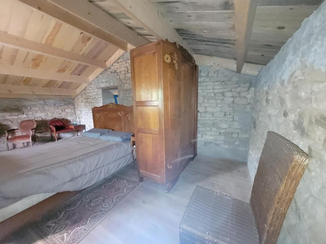 Nuit Insolite, Chambre Au Dessus D'Une Etable La Chapelle-Themer Exteriér fotografie