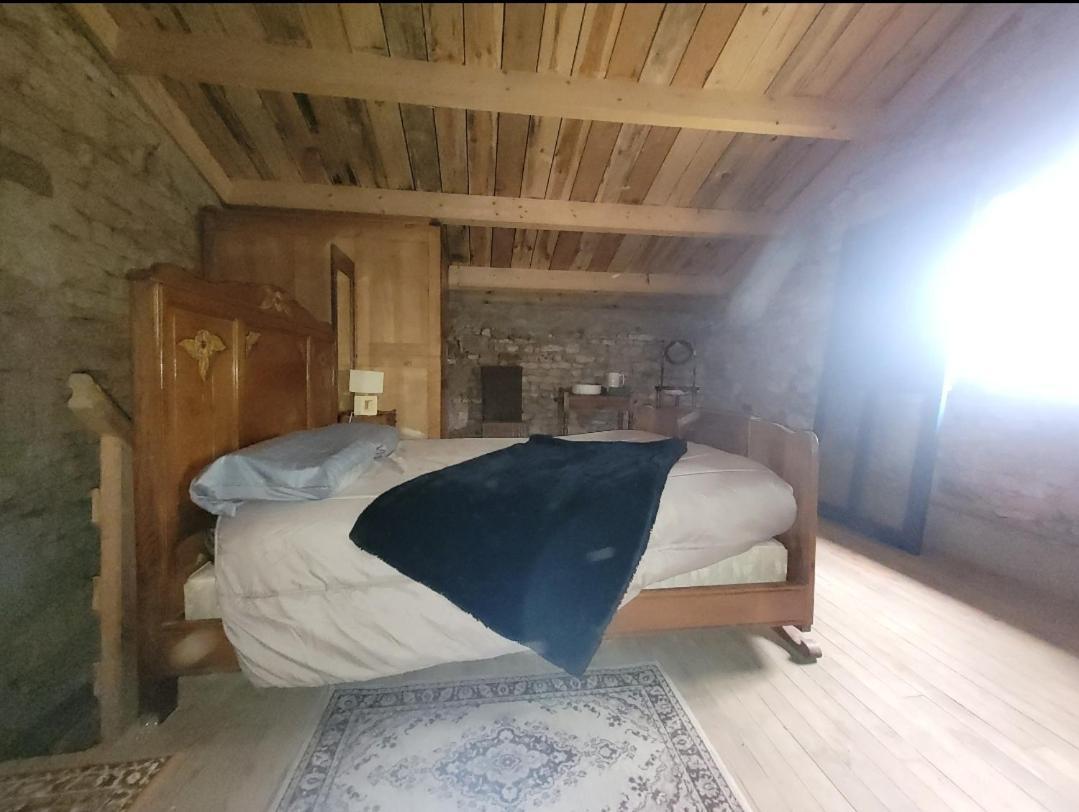 Nuit Insolite, Chambre Au Dessus D'Une Etable La Chapelle-Themer Exteriér fotografie